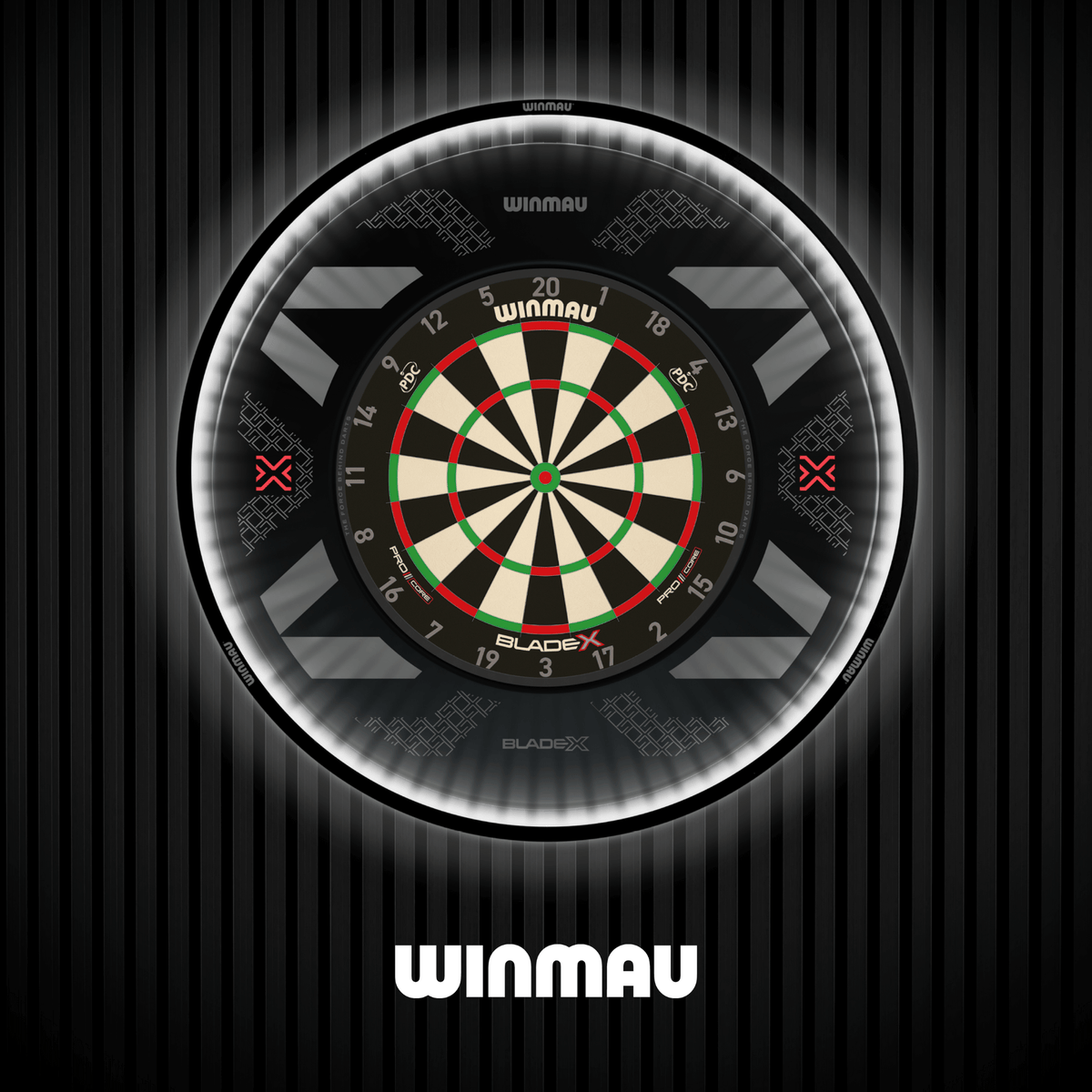 Winmau Blade X Dartboard Surround Ansicht mit Board